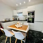 Brand New 2-bedroom In With Ac And Sea View *