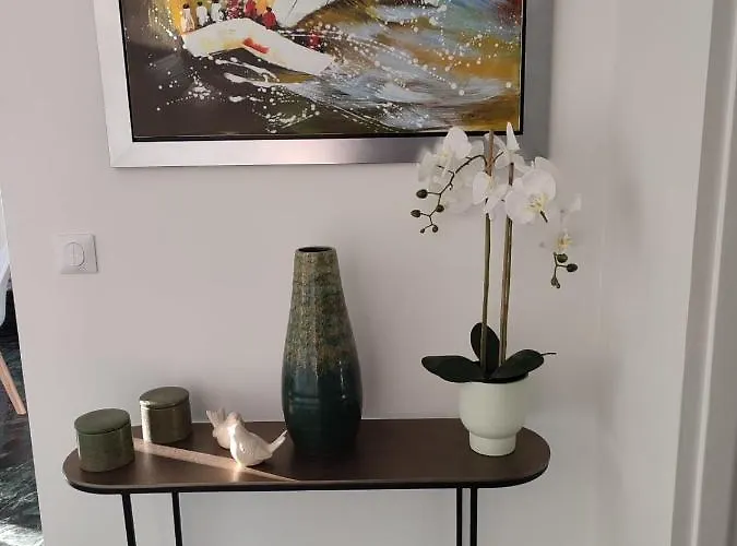 Brand New 2-bedroom In With Ac And Sea View Antibes