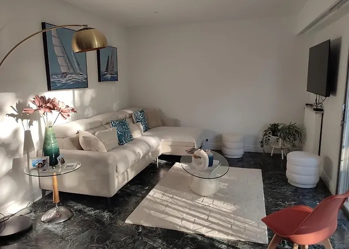 Prázdninový dům Brand New 2-bedroom In With Ac And Sea View