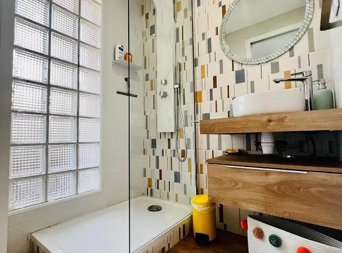 Brand New 2-bedroom In With Ac And Sea View * أنتيب